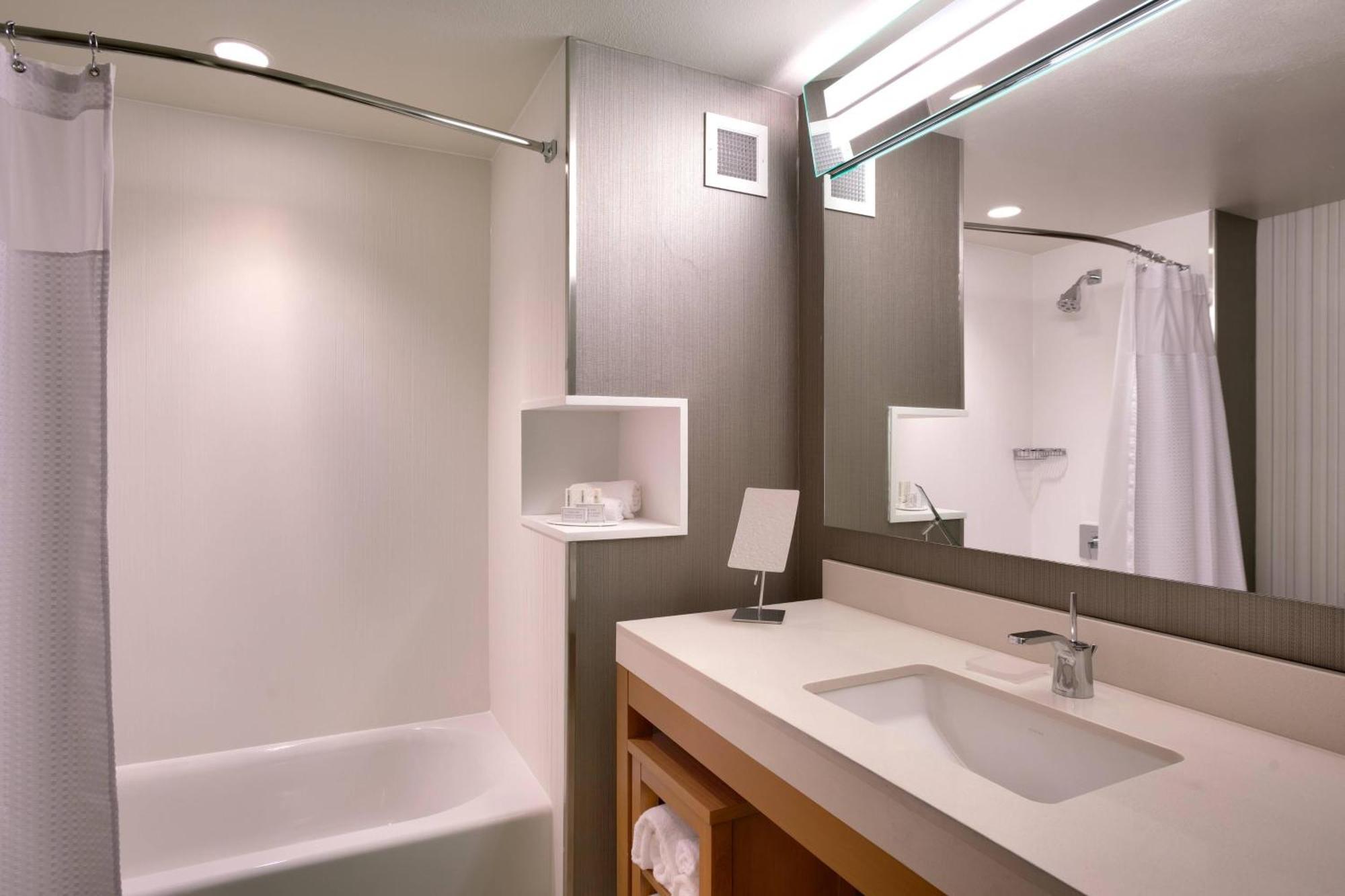 Courtyard By Marriott Salt Lake City Downtown Екстериор снимка