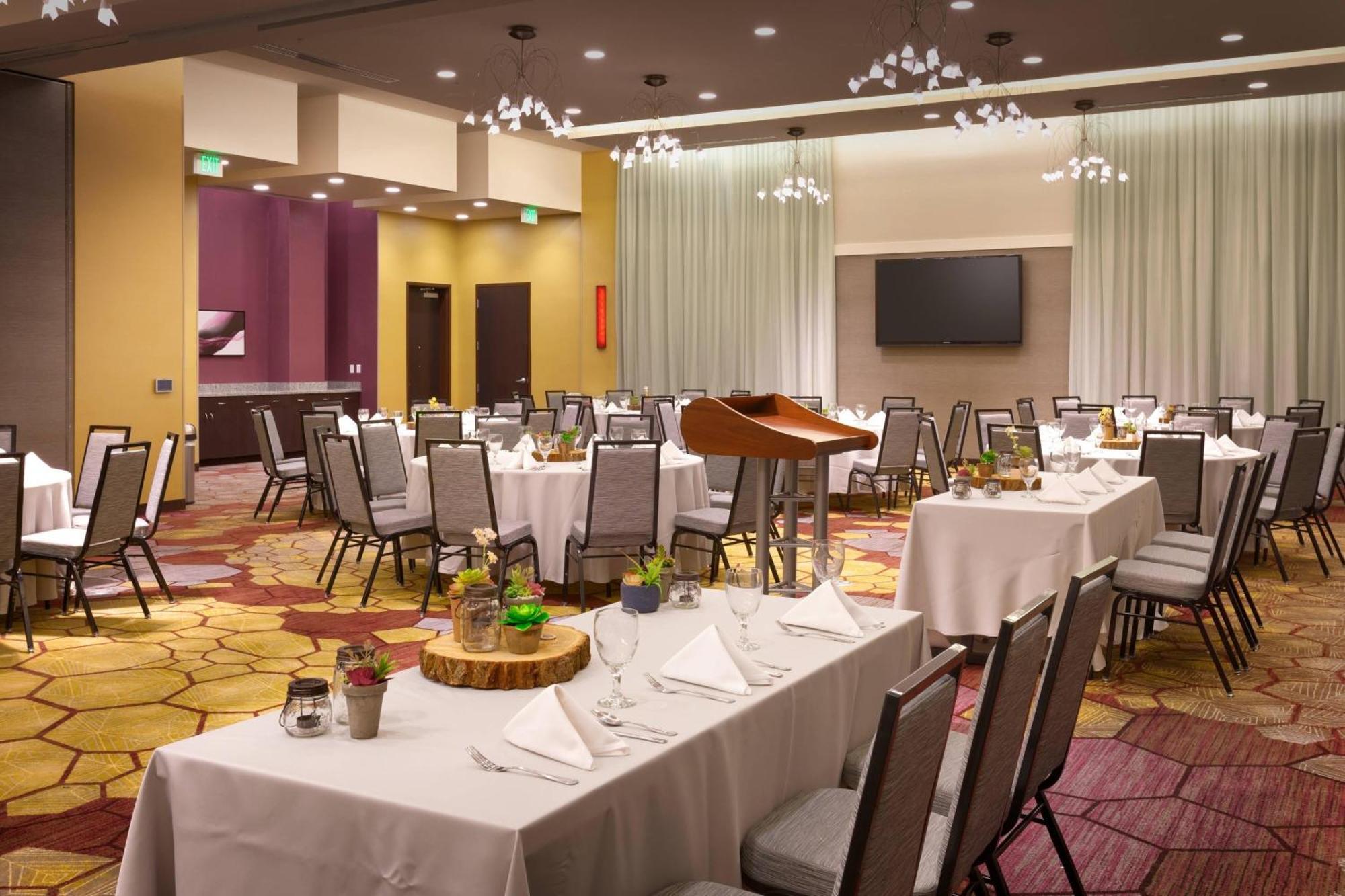 Courtyard By Marriott Salt Lake City Downtown Екстериор снимка