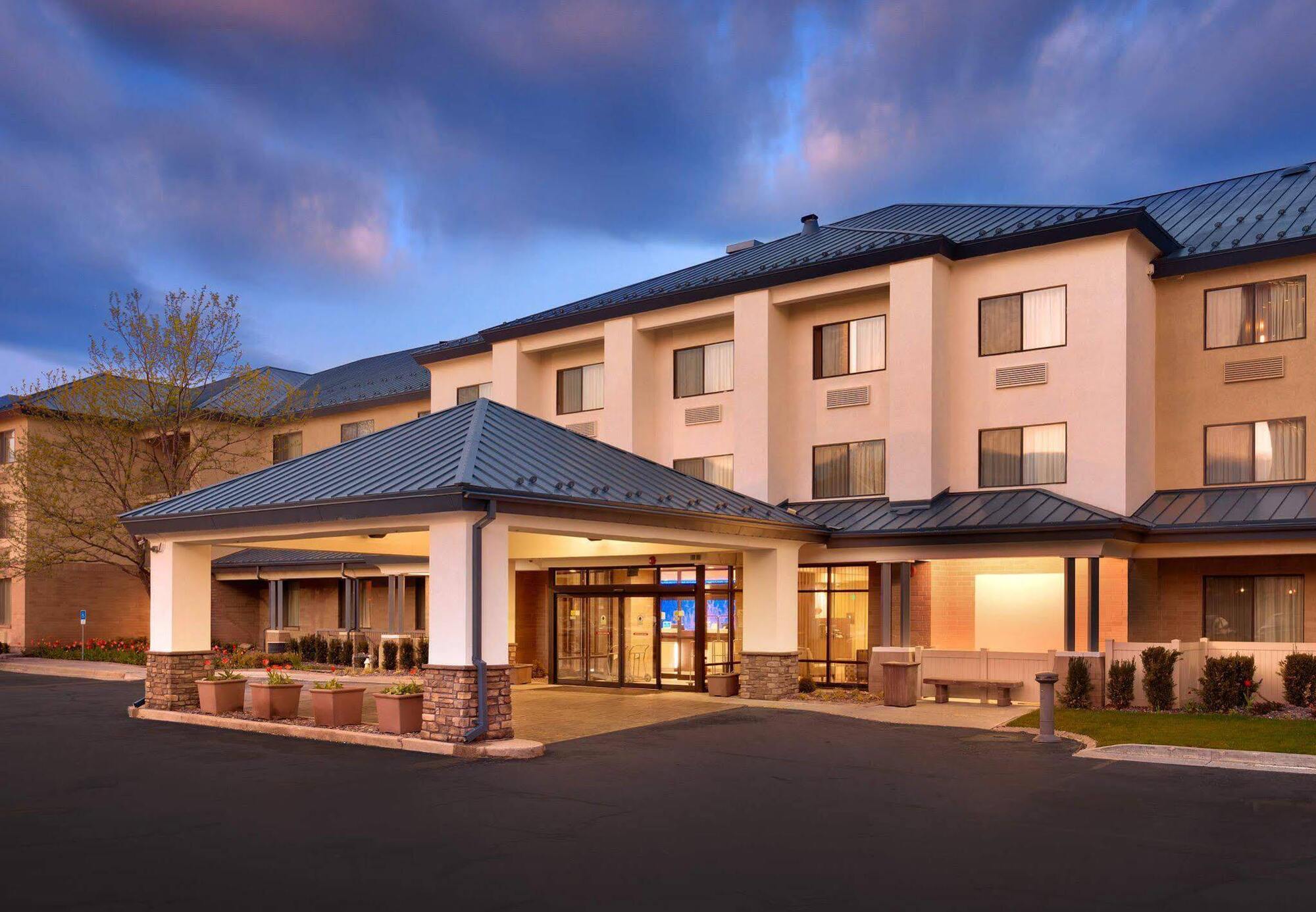 Courtyard By Marriott Salt Lake City Downtown Екстериор снимка